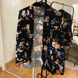 Forever 21 Floral Kimono S